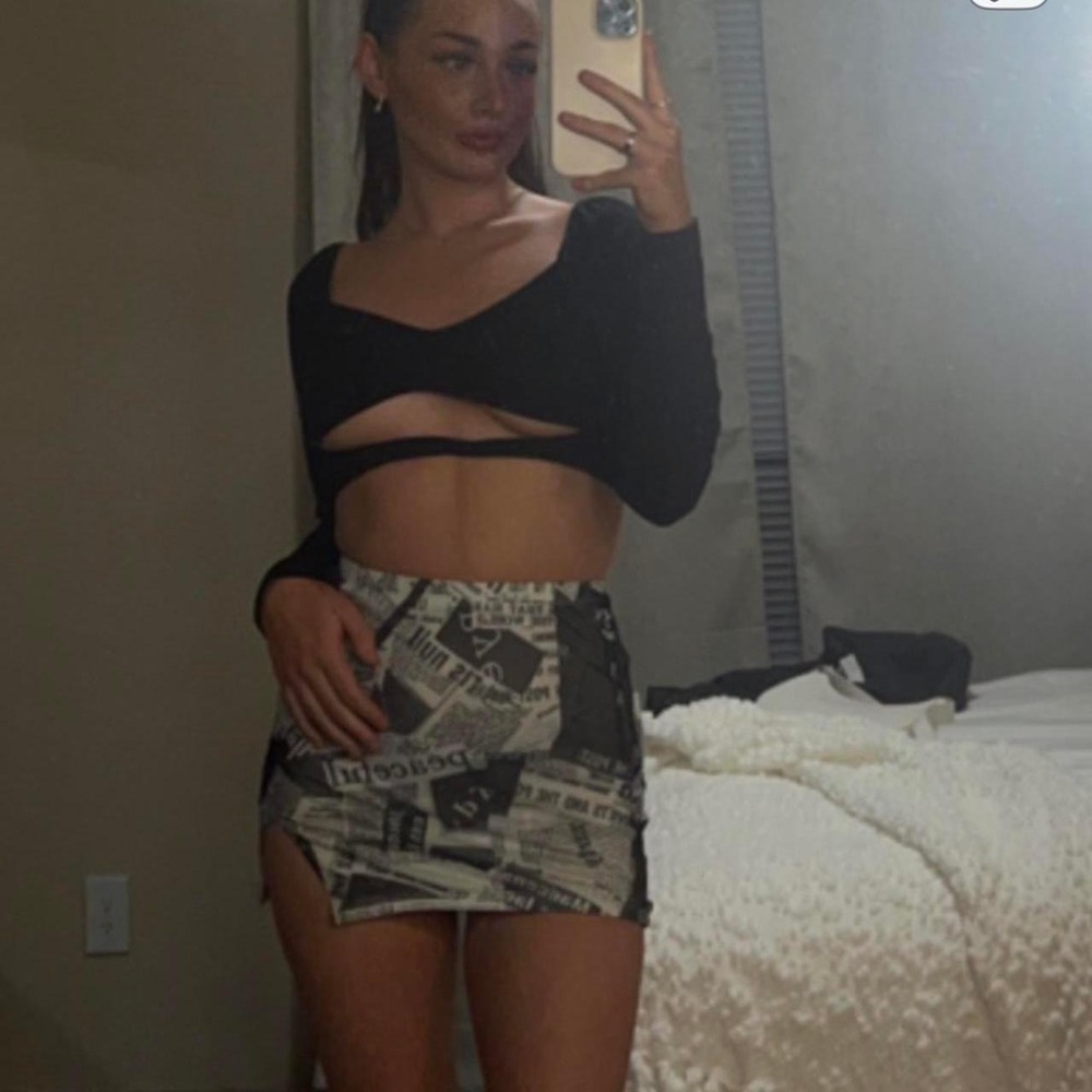 Elodie Newspaper mini skirt